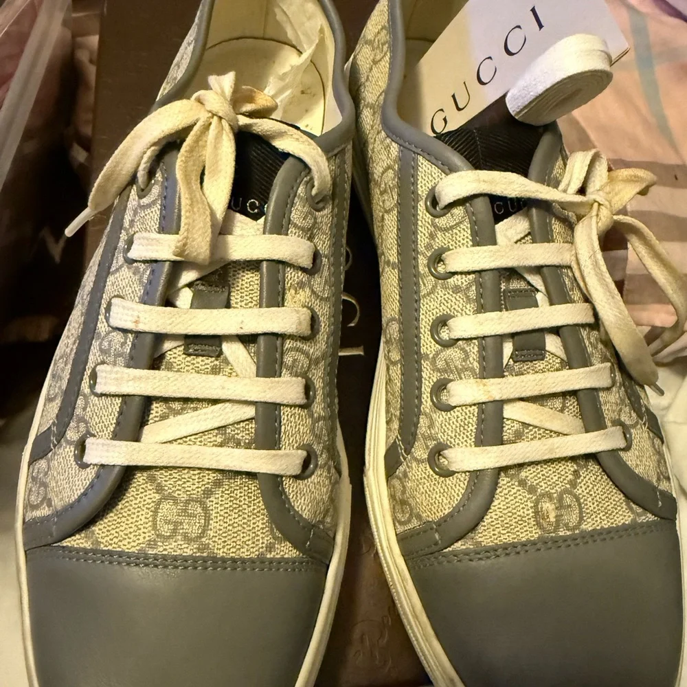 Gucci Tessuto sneakers 39.5 Preloved gently worn and ready for new adventures.